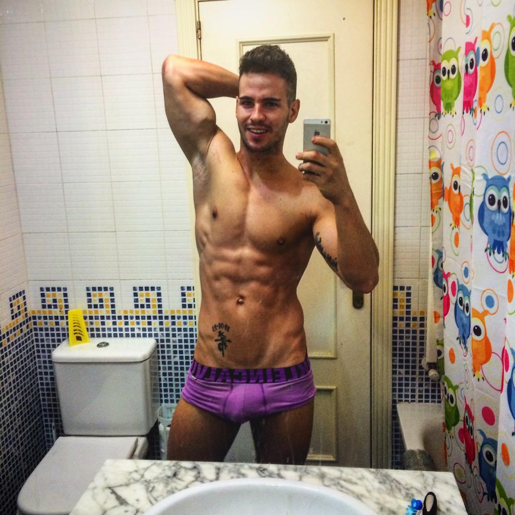 Alexbueno23's tweet photo. 😜 http://t.co/UAYwL1QXb4
