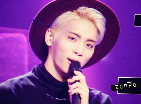 150922 Jonghyun @ 'Blue Night Concert.'  CPg20PmUcAAWebz