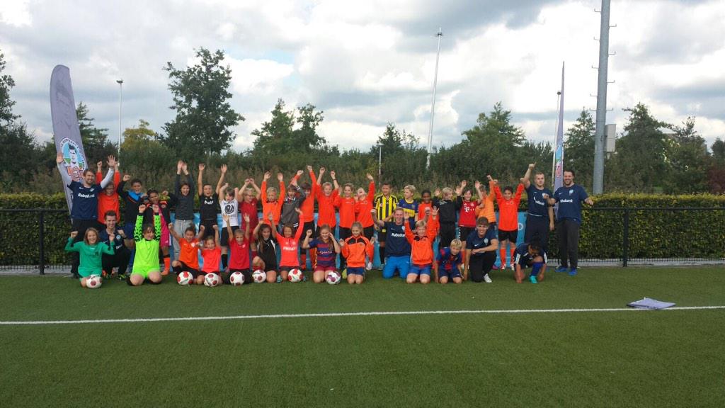 KJH_Foundation's tweet photo. We zijn weer begonnen!! #hunters spelregeldag #Succes #Desto #Pupillen #KJHF http://t.co/i2NqcWRRWZ