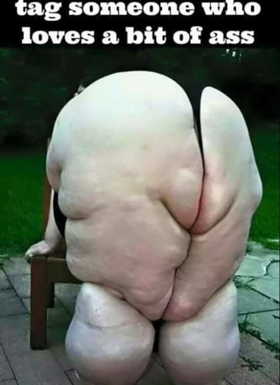 Markatkinson197's tweet photo. Ginger balls mother is at it again the fat fucking slapper cover your self up wide load http://t.co/B5qCOppFum