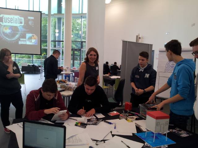 YTArtsScot's tweet photo. Calling 15-18s! http://t.co/9CZXeIFOA0 Interested in innovation? Apply for a free place on #FuselabGo http://t.co/rKw3rYTa4c