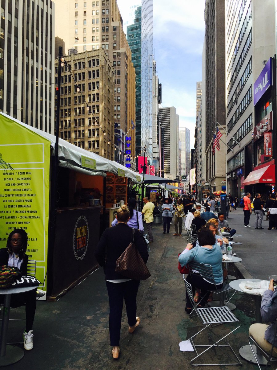 marinopr's tweet image. #UrbanSpaceGarmentDistrict is back! Enjoy tasty bites + cocktails on 40th + Broadway until 10/24 in @GarmentDstrctNY.