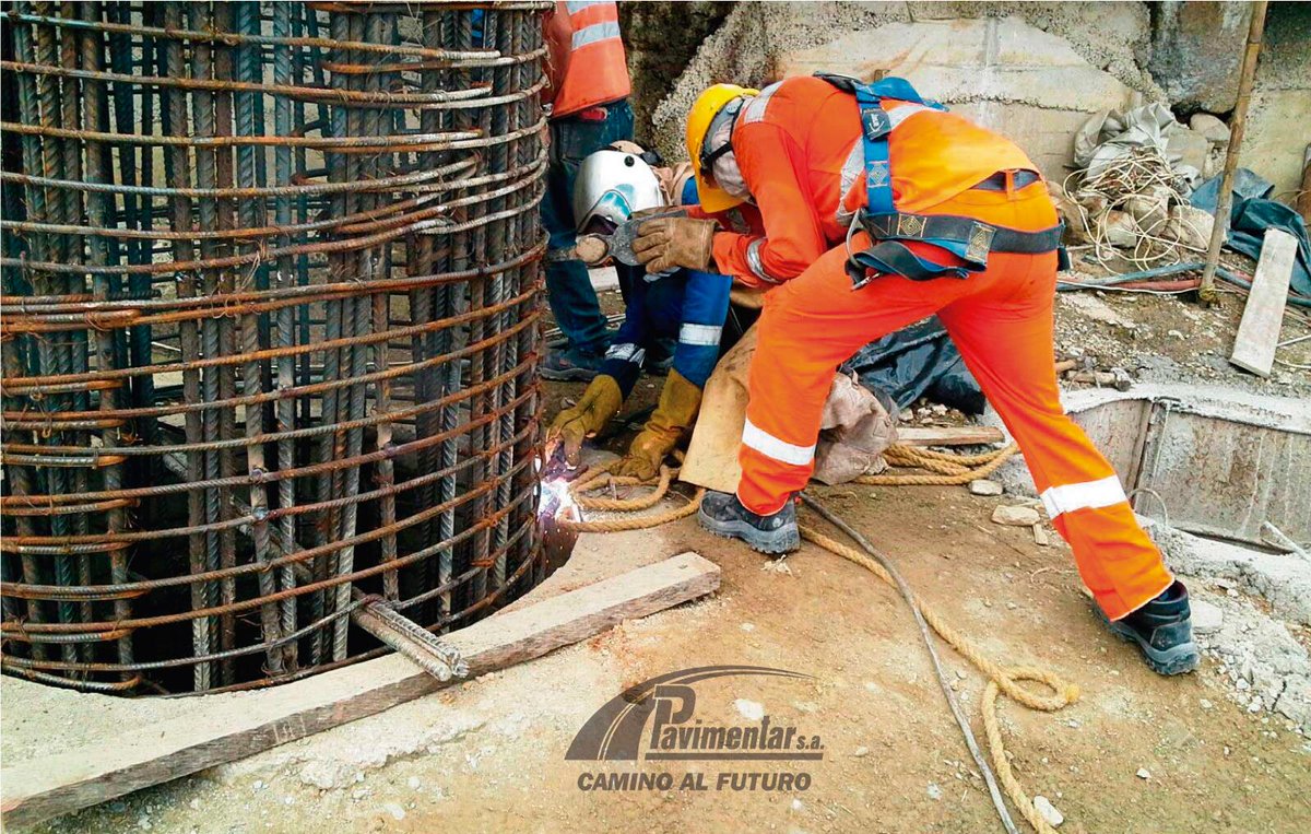 Pavimentarsa's tweet photo. @Pavimentarsa con la construcción de Pilotes para el muro de contención en el PR 58+200 de la vía Yarumal Tarazá. http://t.co/ScbrojFnct