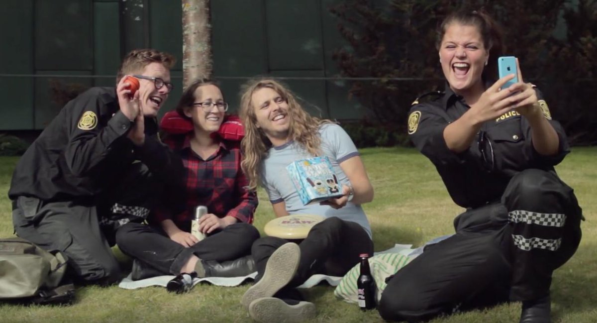 Instagram-blæti lögreglunnar tekið fyrir í íslenskum gamanþætti á Youtube bit.ly/1YzjJ87