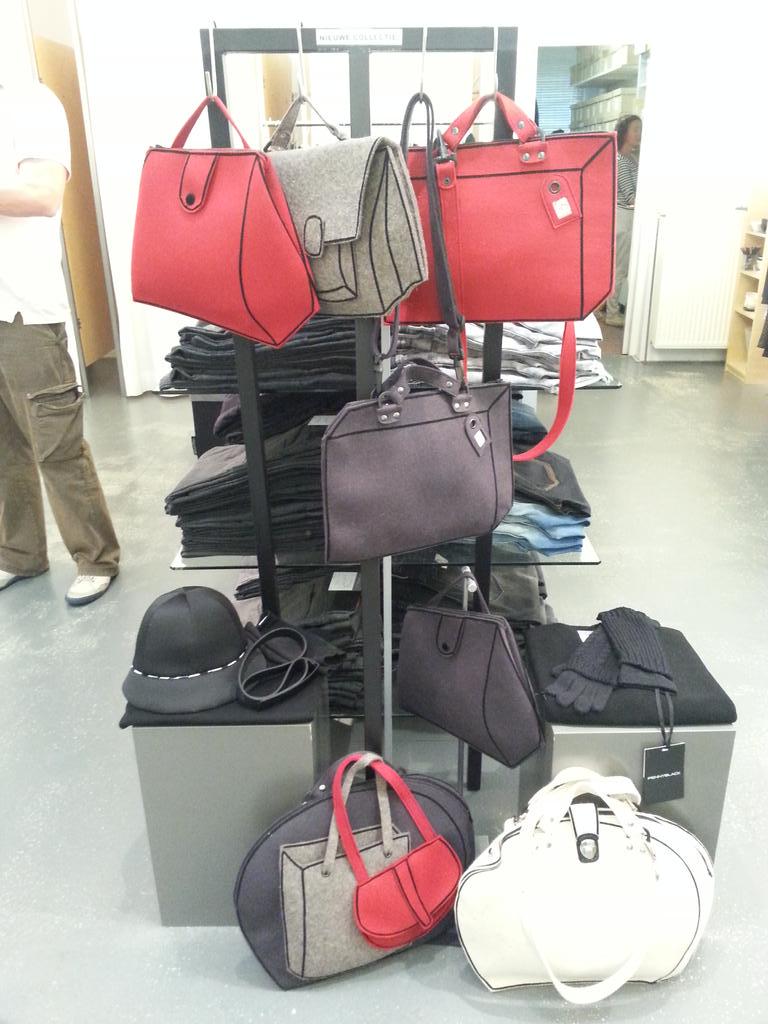 sachawendt's tweet photo. @in-petto Groningen 2D-tassen @sachawendt http://t.co/4QI3CGv3rv