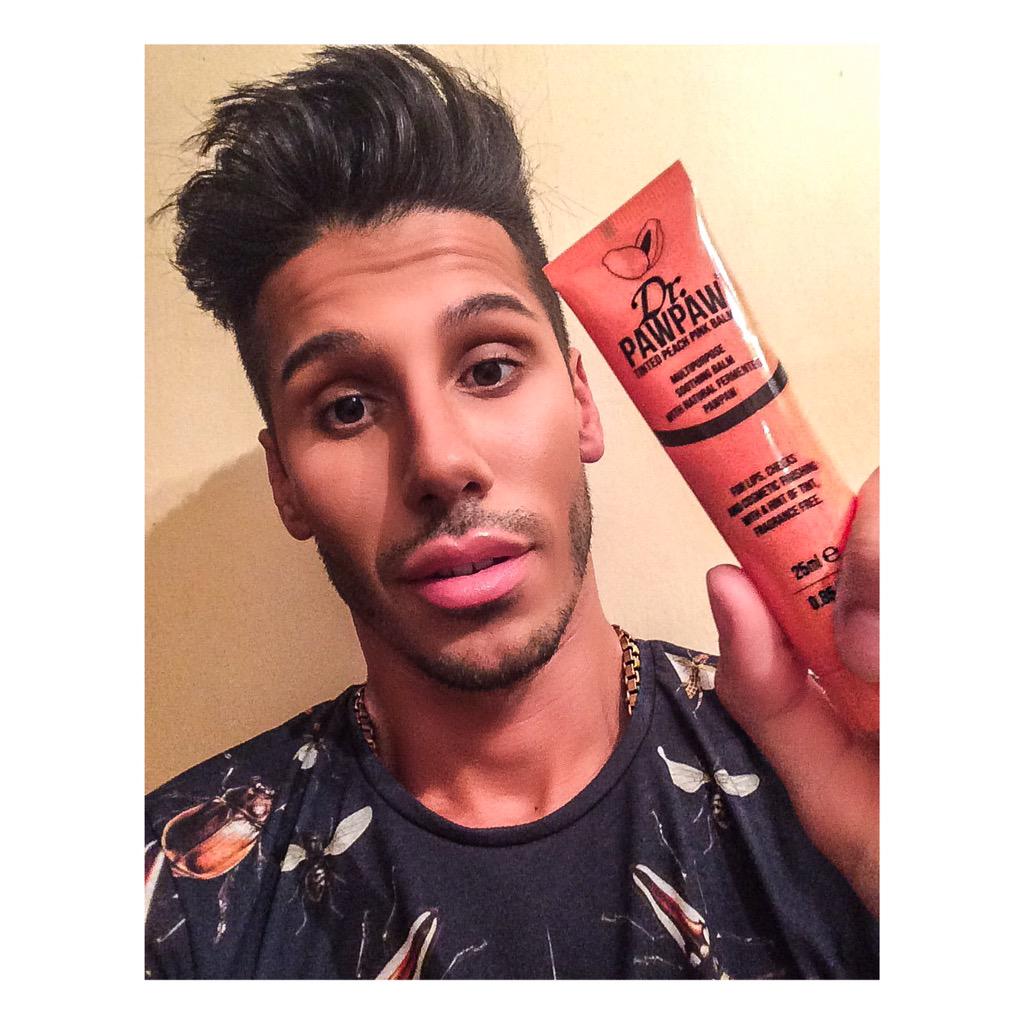 dannydefreitas's tweet image. #KITESSENTIAL | For #tinted juicy #lips I love using @DrPAWPAW while in doing my #skincare on my #VIP clients. #MUA