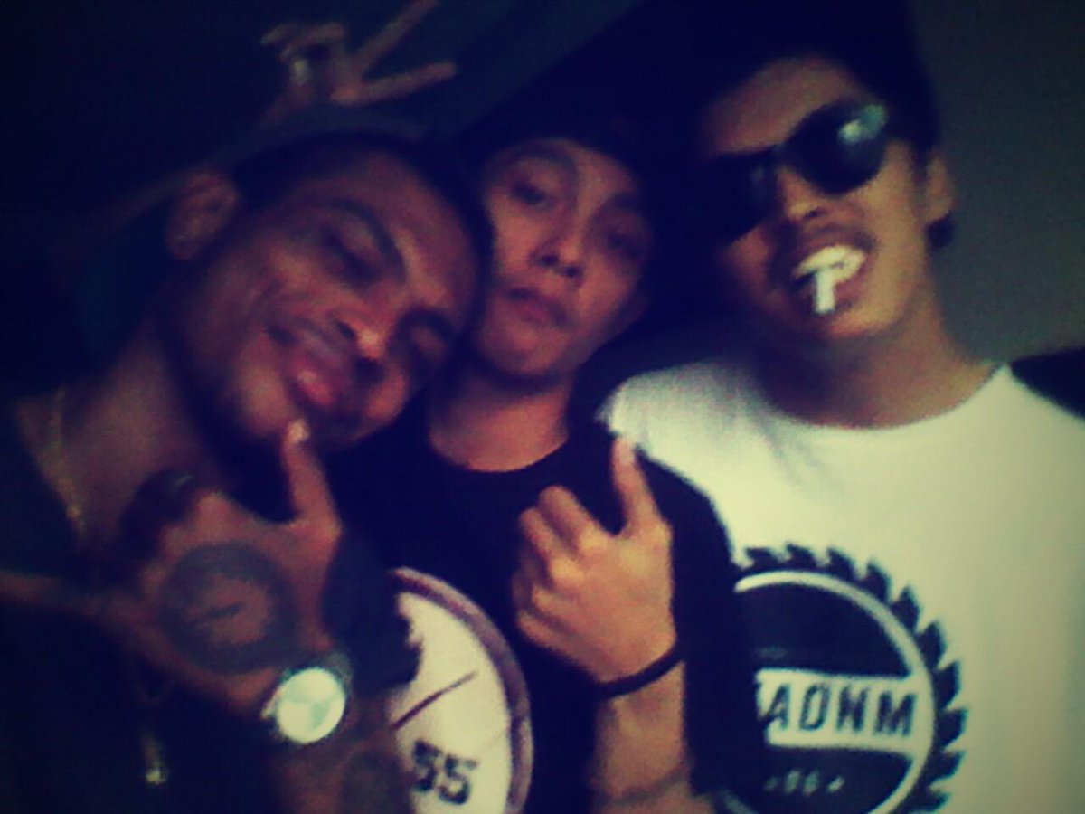 josshhrg's tweet photo. Just we three idiot. We're like a speaker to makin noise ! Hahaha i love you hommies http://t.co/d7OEmC3kSD