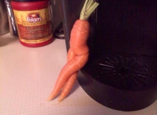 UglyFruitAndVeg's tweet photo. ICYMI - "Where's the REAL coffee, Brown Eyes?" Said Ms. Carrot. #FreshBeansPlease #CarrotForACup Pic by @EmmyElizaBee http://t.co/8pOaQwvtGA