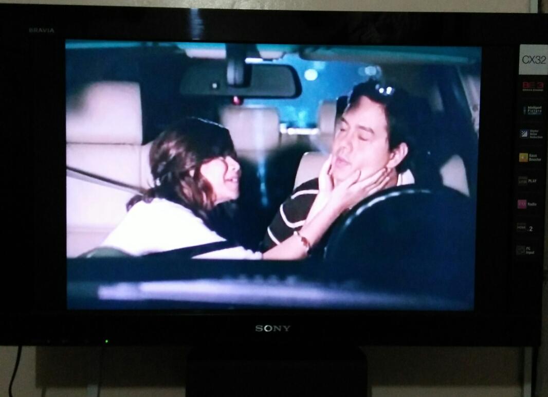 enrimay's tweet photo. "I dnt get jealous. I cnt b jealous. Ive nver bn jealous. Ngaun lng!" @JustSarahG & JLC 💏 #AshLloyd #YCML #FavScene http://t.co/TyaXmxBA76