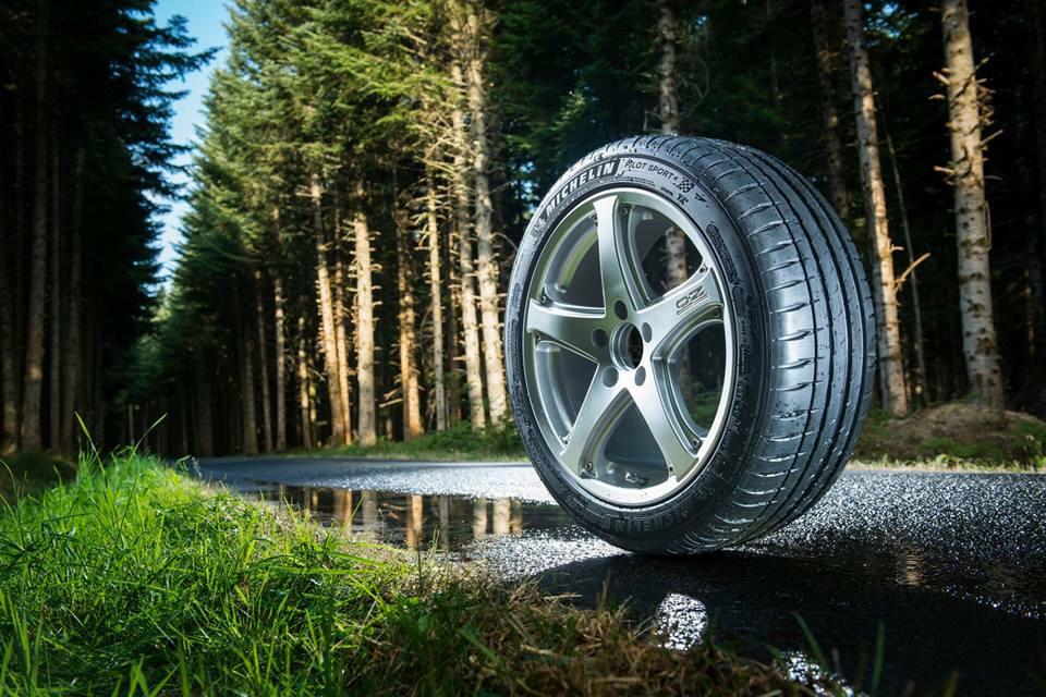 MichelinTyres's tweet photo. Meet the next generation...
Introducing the new Michelin Pilot Sport 4, sheer driving pleasure &amp; safety #Track2Street http://t.co/Qv3Oa8YtSU