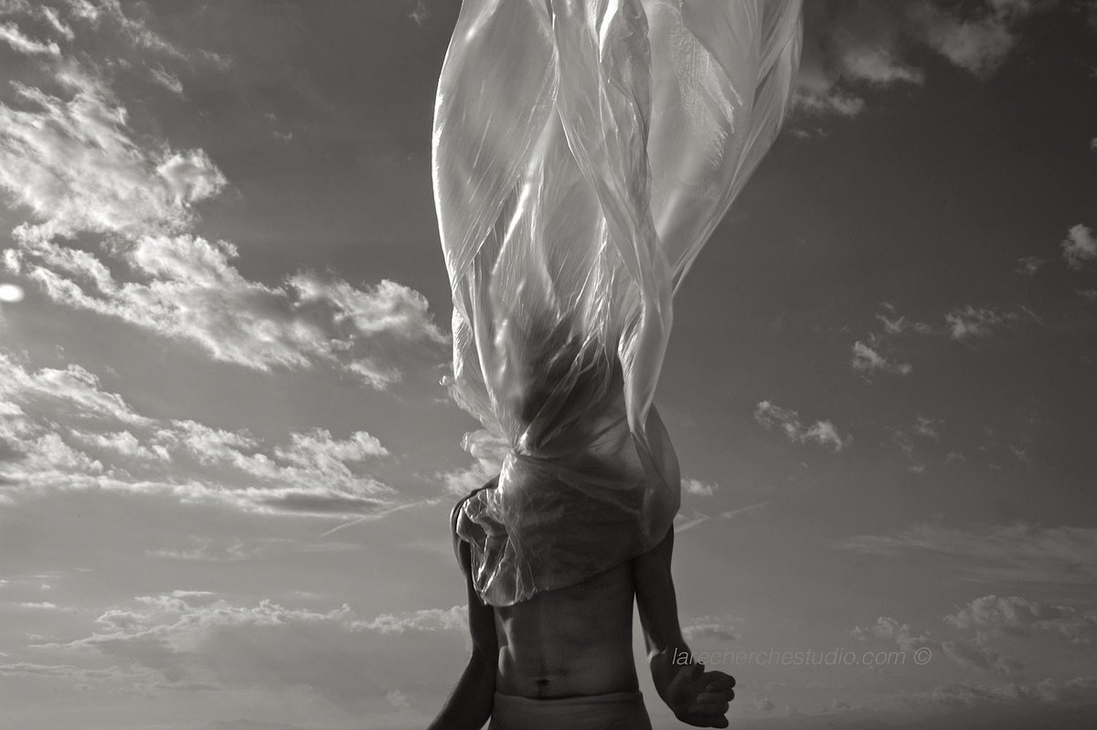 _larecherche's tweet photo. http://t.co/YYUJDUes92 #picoftheday #simonebaroni #dancer #ballerino #larecherchestudio #blackandwhitephotography http://t.co/hTCvkZ8l77