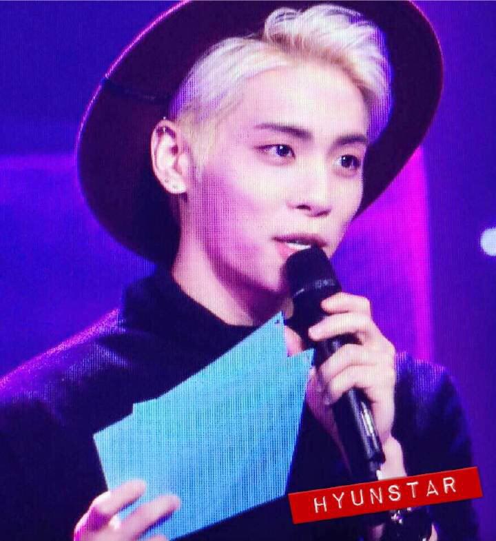 150922 Jonghyun @ 'Blue Night Concert.'  CPgSZsRVEAA9u2E