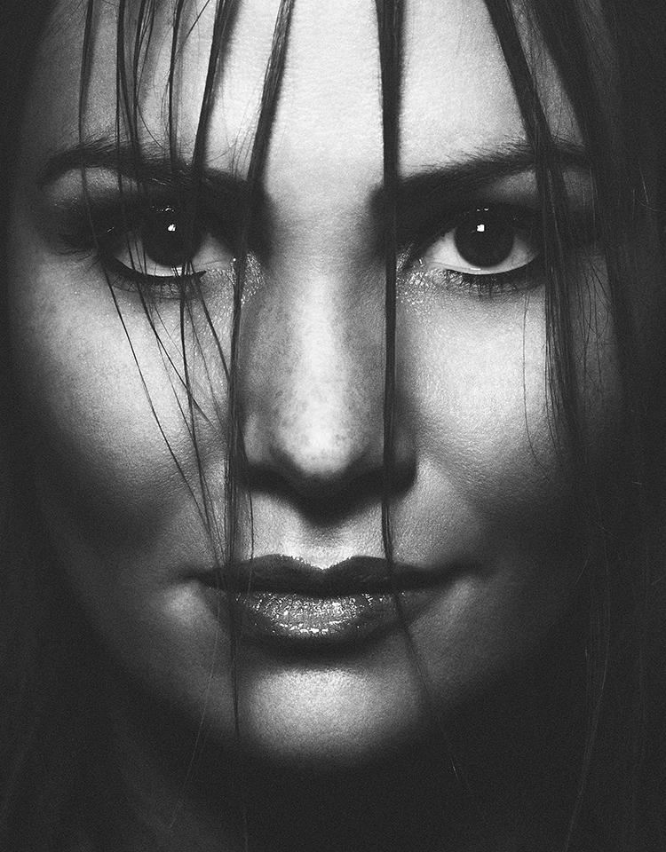 Follyhouse tweet media