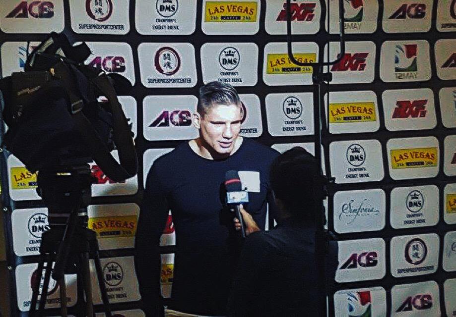 RicoVerhoeven's tweet image. Talking to the Romanian press about my MMA debut I&apos;ll be making in RXF the 19 of Oct  #mma  #StartAskingQuestions