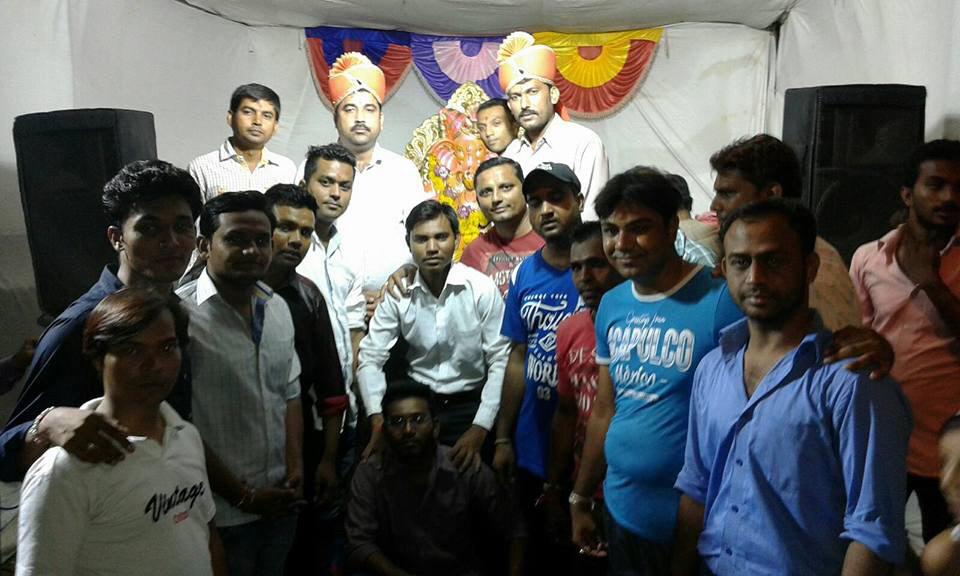 mrbhavinvyas's tweet photo. #ganpati #GanpatiBappaMorya @ #danilimbda ward with whole #Danilimbda #team @iambmane @hirenjadav2112 @bhav2406 http://t.co/0nhWjLflnJ