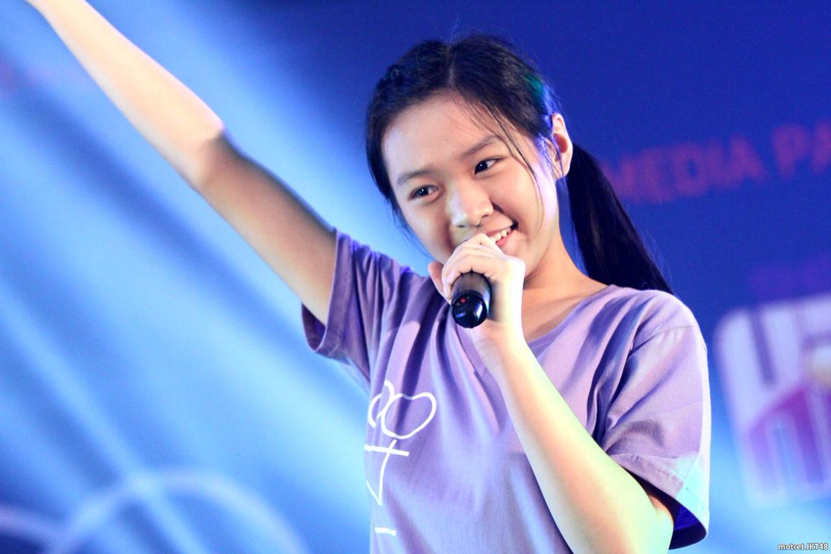 adamharisto's tweet photo. Malam.. Terus kokoh di trending topic yaa ^^ , share pict member Trainee Tan Zhi Hui Celinee ^^
#JKT48diAMIawards2015 http://t.co/MsSZluTcA2