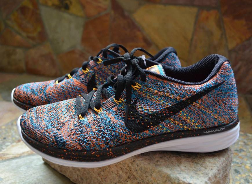 serisyarianie's tweet image. When the siblings decide to add another shoe to the collection. 😌🙌  #TeamNike #TeamFlyknit