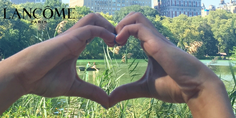 LancomeUSA's tweet photo. Starting today, we'll donate $1 to @StJude for each hand heart image tweeted using #LancomeGivesBack, up to $10,000. http://t.co/cOpBbUsc4H