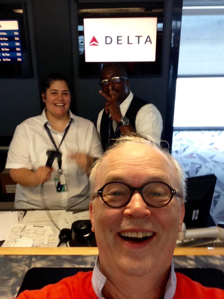 newdepartures's tweet photo. #SkyTeamSelfieResults #15Yearsofresults 💋Did I win? #TravelSmartyPantz @ResultsNetwork #DeltaRocks http://t.co/vOIrR2o1dj