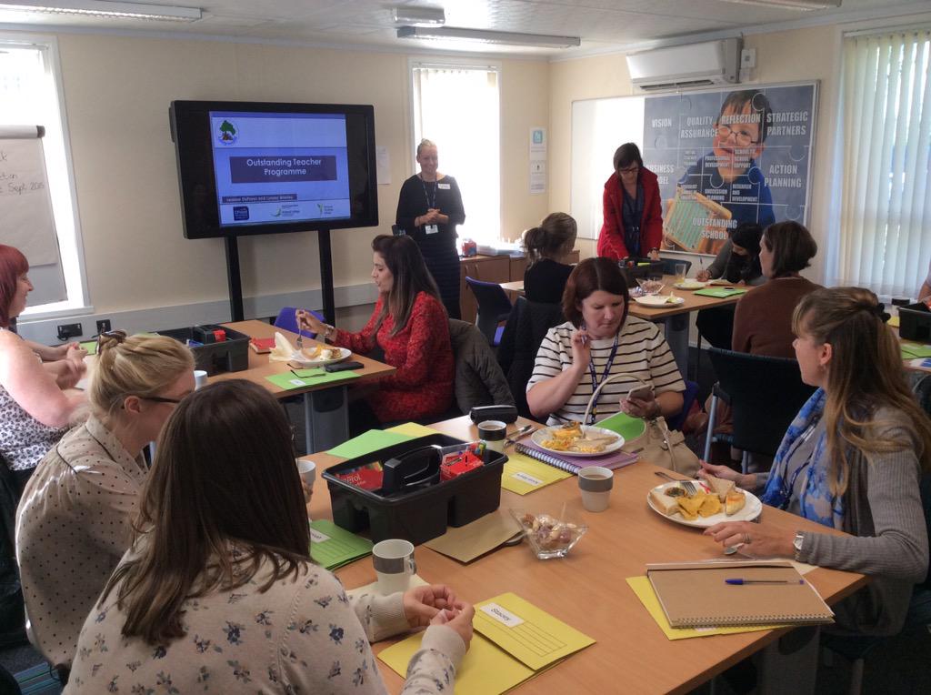 ladywoodschool's tweet photo. Having lunch @ladywoodschool  before we start our first #OutstandingTeacherProgramme @getintoteaching  @PercivalsPTC http://t.co/sPzs2pYVMh