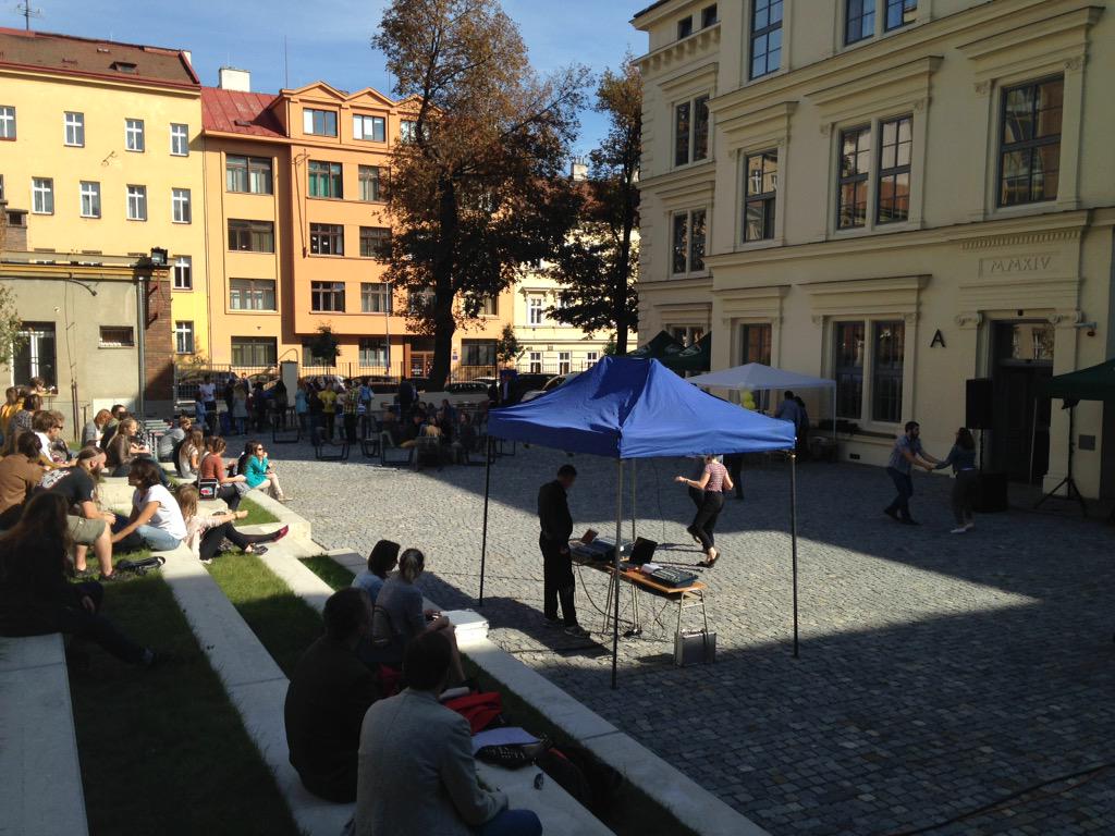 muni_arts's tweet photo. Právě začal #SemestrSTART! http://t.co/YeqoRcWk5Q