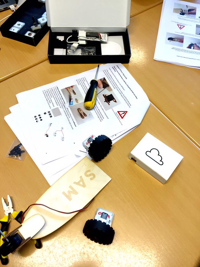 noel_yngwe's tweet image. Tiny modules, HUGE ideas! In The Zone, but definitely outside the box. #SAMlab #ISBZone @ISB_MS @mcleod