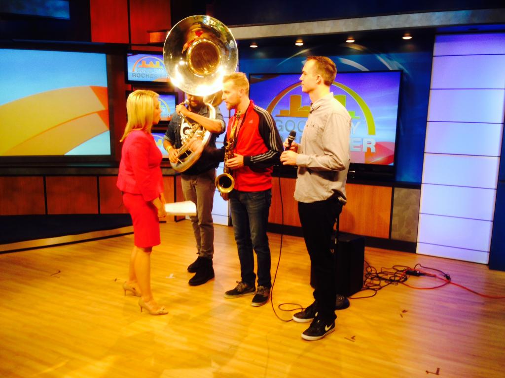 13WHAM's tweet photo. Not just sousaphone - a beat box!  Flip to #FoxRochester to see @huntertonesband ! http://t.co/xlhpNU8hV0