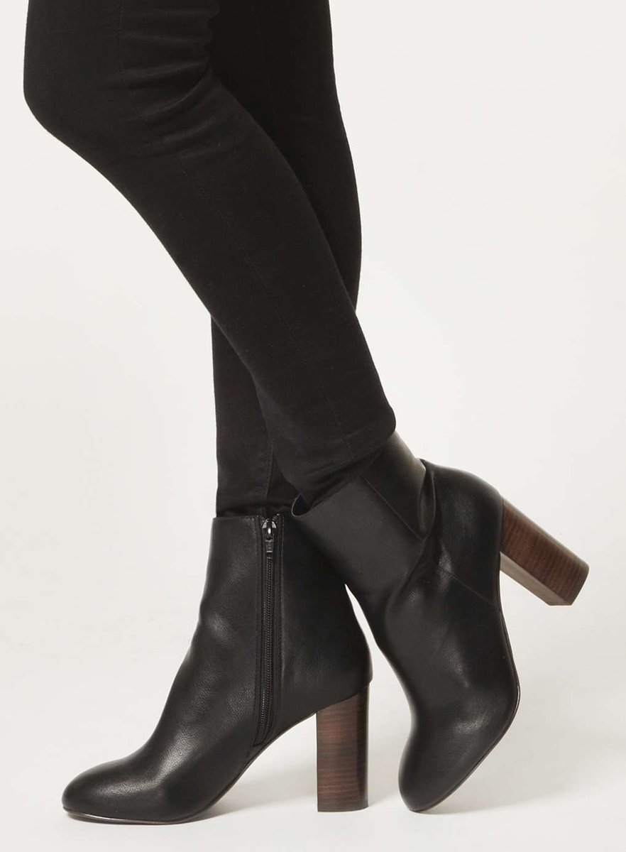 Dorothy_Perkins's tweet photo. RT for your chance to #WIN these 70's boots. Perfect for today's weather! > http://t.co/uCXq0dvAIg
#TuesdayShoesday http://t.co/SXOz2mEqGf