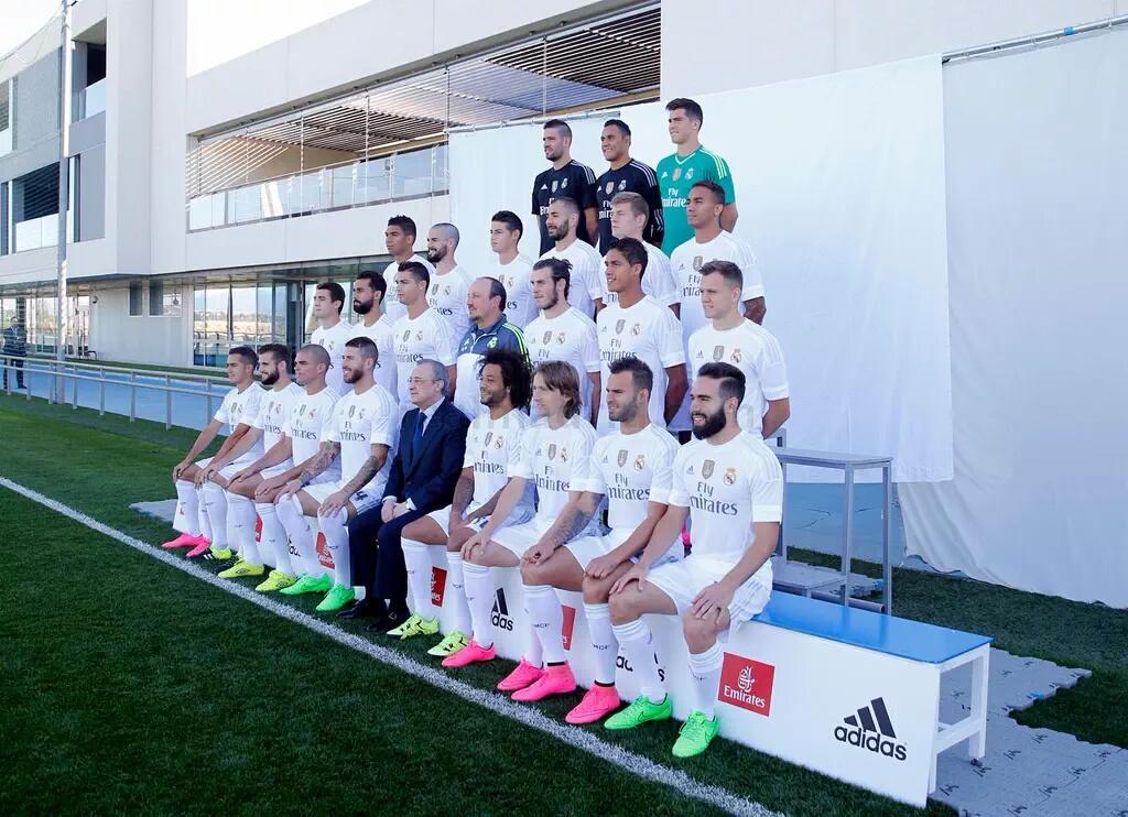 SeputarMadrid's tweet photo. Official Photo Real Madrid C. F. 2015/16! #HalaMadrid 👊 http://t.co/Ro0FVs0ypj