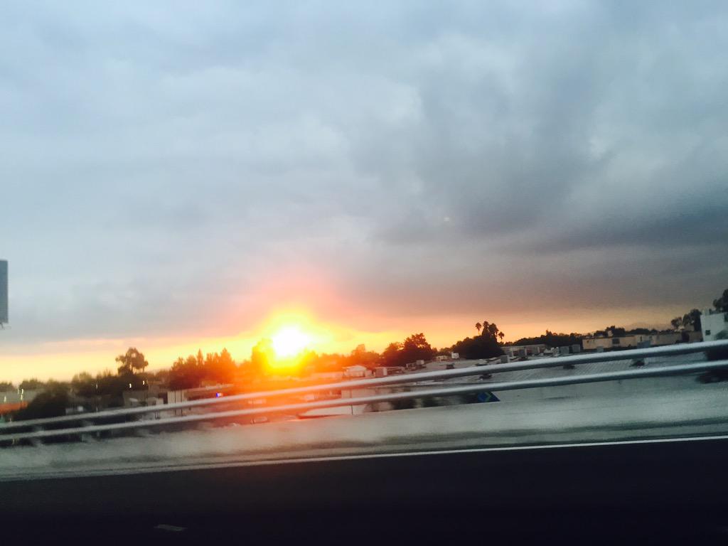 obdulioA's tweet photo. Vista matutina sureña del astro rey, buen día. http://t.co/oLRxsOZBKM