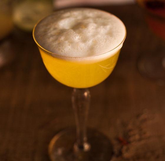 cleandrinkCHAT's tweet photo. RT @CocktailEnthus: The Alaskan Sour featuring Hendrick’s Gin and Yellow Chartreuse. http://t.co/1NY06IpKjg http://t.co/ACiV343X2R