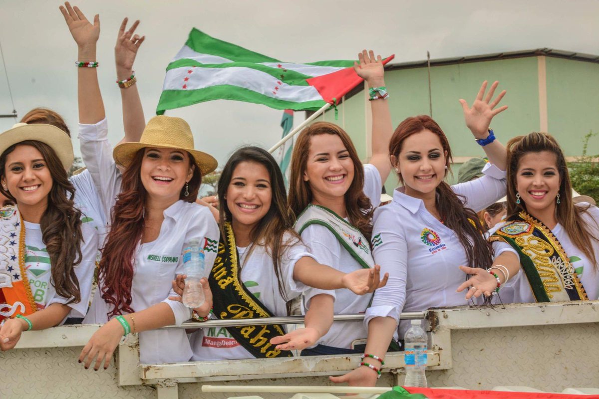 linkdigitalec's tweet image. Reina y ex reinas de #Manabi, también recorren #MangaDelCura en apoyo a la ratificación de esta zona como manabita
