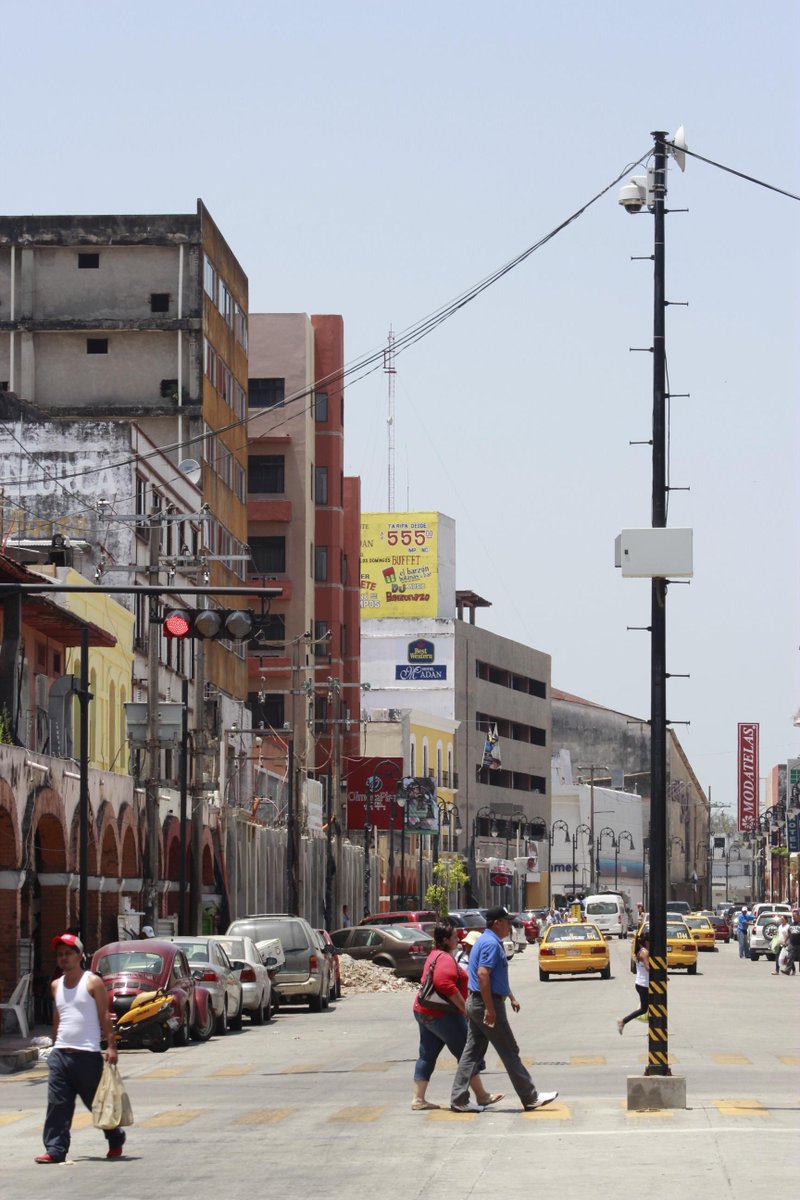 JorgeMontanoV's tweet photo. Instalan más cámaras de vigilancia en #Villahermosa http://t.co/RumxrFugsH http://t.co/w62BYG245b