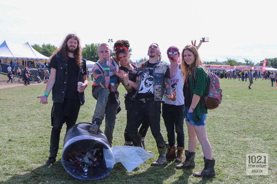 the_edge's tweet photo. Check out the People of @RiotFest 2015! http://t.co/VT5UKuDBy0 #RiotFestTO #StreetStyle #Fashion http://t.co/zNxLhoX5IJ