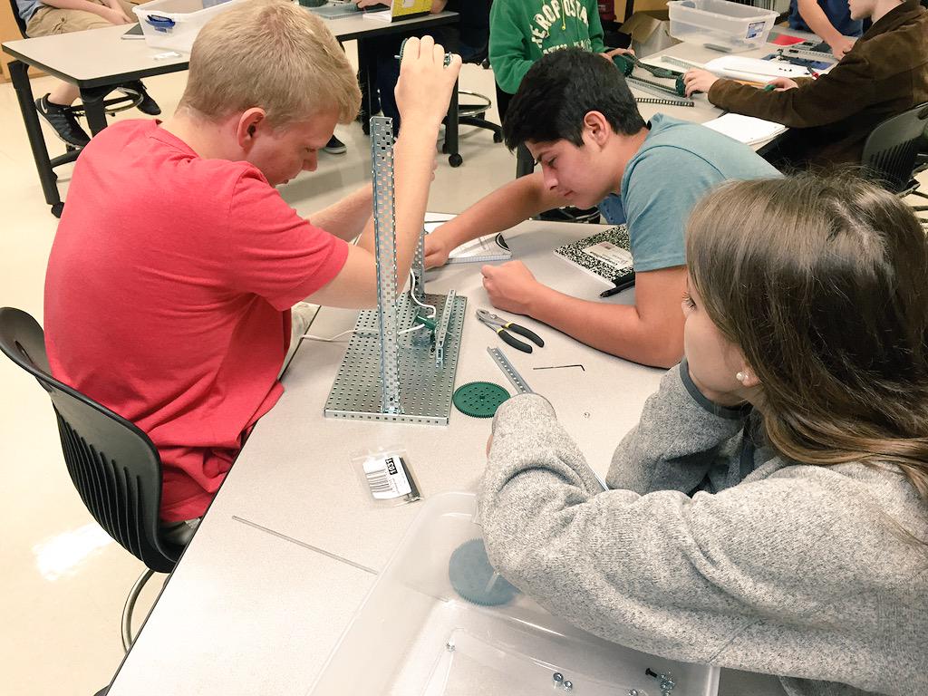 dodah1987's tweet photo. Principles of Engineering class building their Simple Machines! @CabotHigh @cabotsd @DrTCabot #pltw #engineering #poe http://t.co/J6AP7TCyxR
