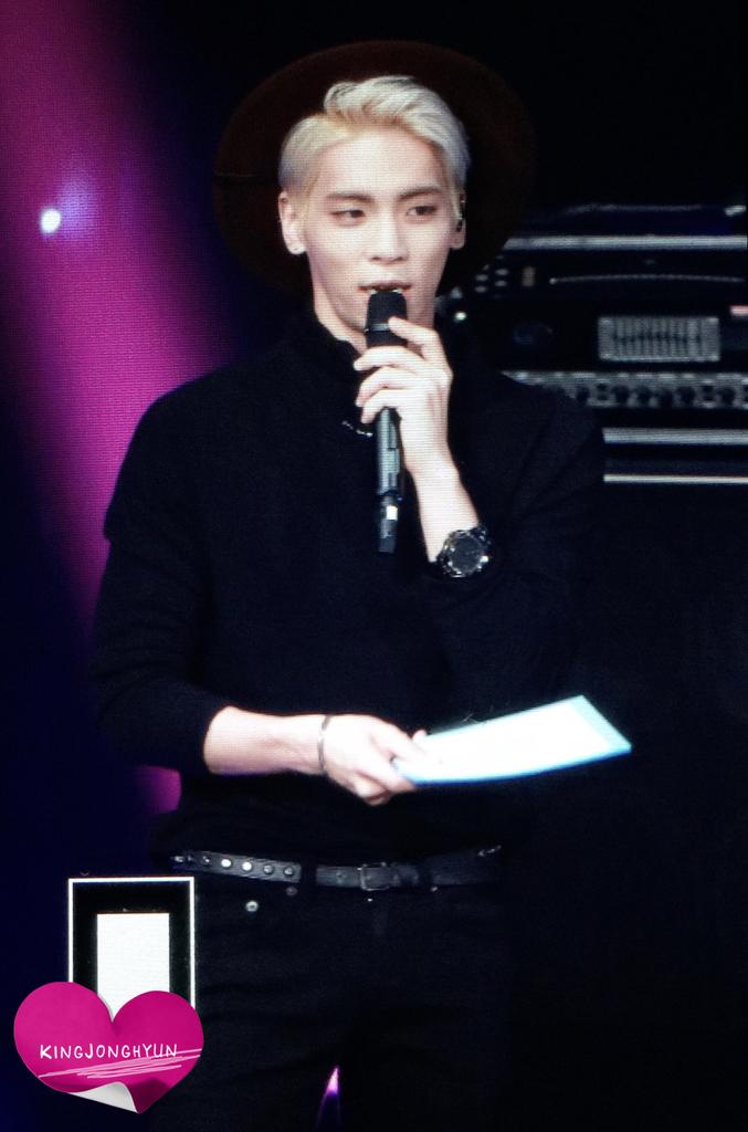 150922 Jonghyun @ 'Blue Night Concert.'  CPgvBI0UEAAjHg4