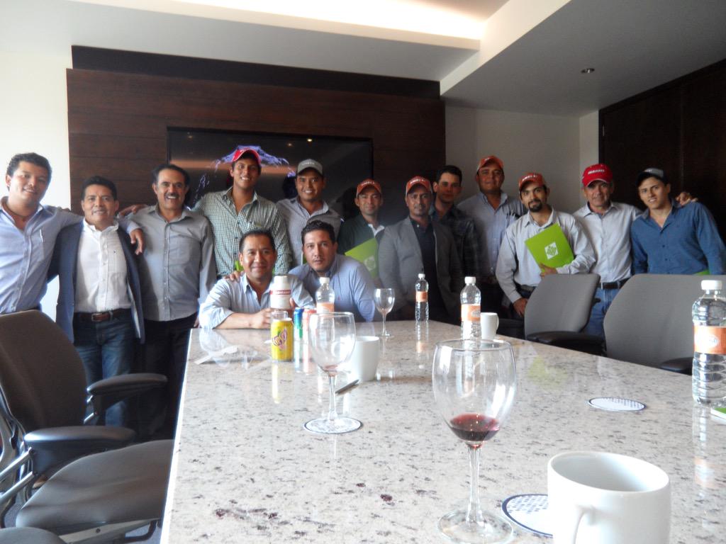 EdgarPeSe's tweet photo. Excelente entrenamiento #Valagro a #NewTalent #Geapower. @Ciceronchacon @cesarintc @fherrer87012303 @marcosleonelm http://t.co/SO5IVFyBaa