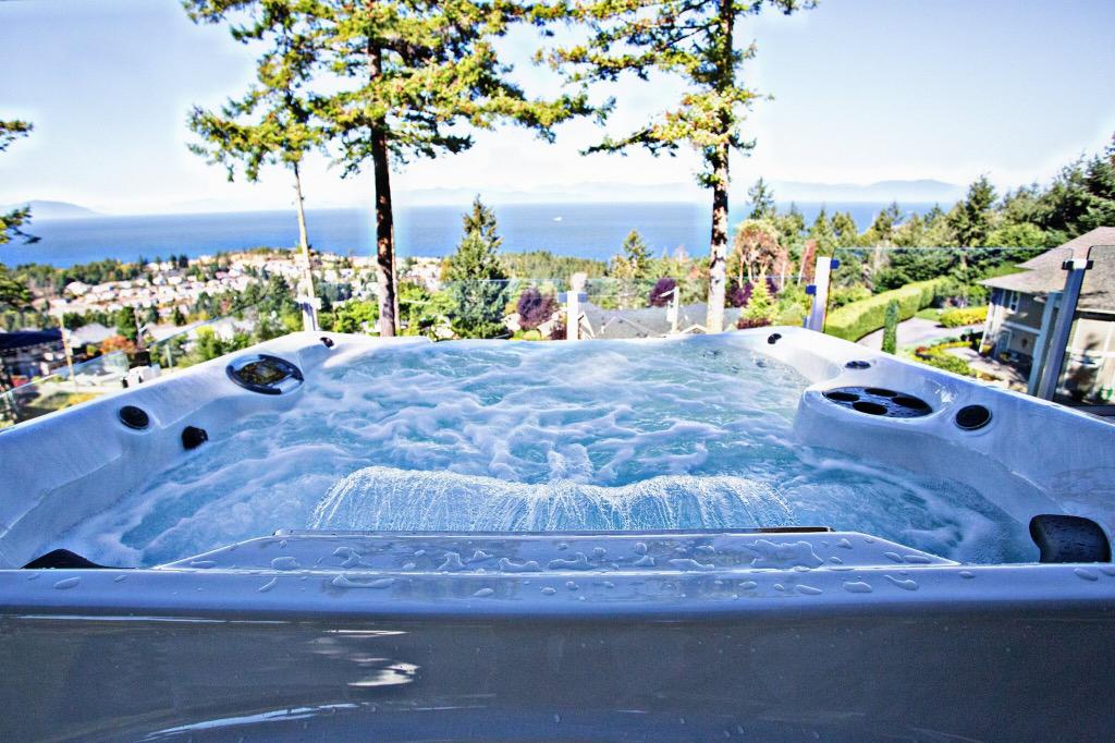 CalaisSpas's tweet photo. Beautiful view and a spectacular install of a @CoastSpas Luxury Cascade Horizon in #Nanaimo http://t.co/dP6oUfxlF0