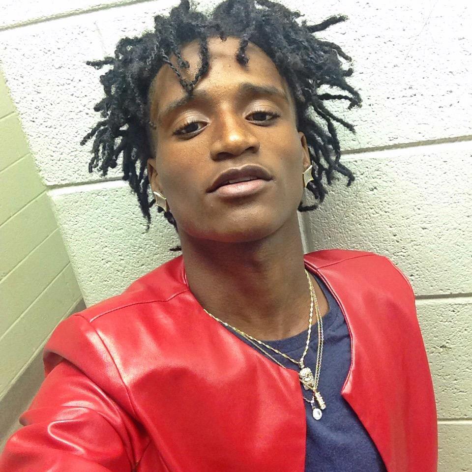 LilClockk's tweet photo. I ain't no gangsta I jus handle my bussiness😈 http://t.co/J7O3aGbX6o