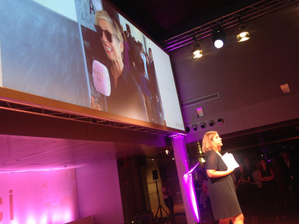 PabloCabello's tweet image. Ya estamos en plena presentación!! #ModaEnMovimiento @GlacciTV