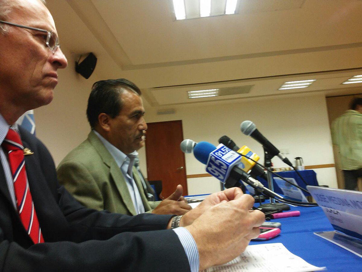 IESGA's tweet photo. Imágenes de la presentación de resultados de @CIMTRA #CIMTRAEvalúa #JaliscoTransparente http://t.co/TrWFfz0oRF @ojedapepe
