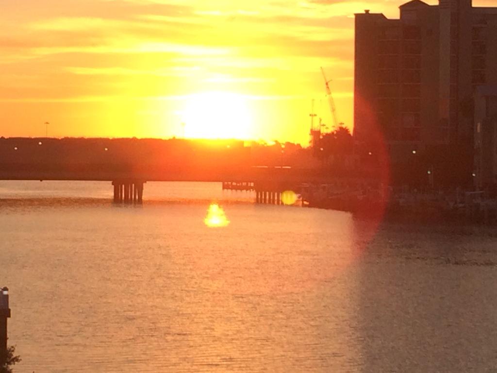 KraZDre's tweet photo. #buildingbuzz2015 #businessonthebay http://t.co/CBTnff9hoh