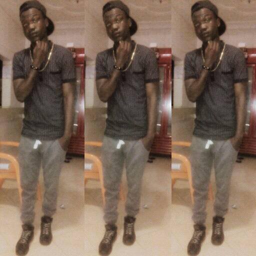 ThugChaba's tweet photo. apres AFRICA pErEpE UN  nouveau single sera bientot dispo ''banan'' pour mes fans http://t.co/33Ln22S1Ke