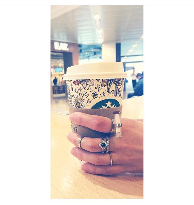HeliciaBsAs's tweet photo. Una #Helicia in London Town !!!! 
#SecretRing 
http://t.co/zZGlxC1cSQ #RT http://t.co/sbHSKgwAS5