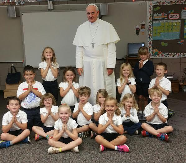 BishopOGKnights's tweet photo. St. Michael's Kindergarten class had a pretty cool visitor this morning... #PopeFrancis #ILoveSFCS http://t.co/NeakaFH4tU