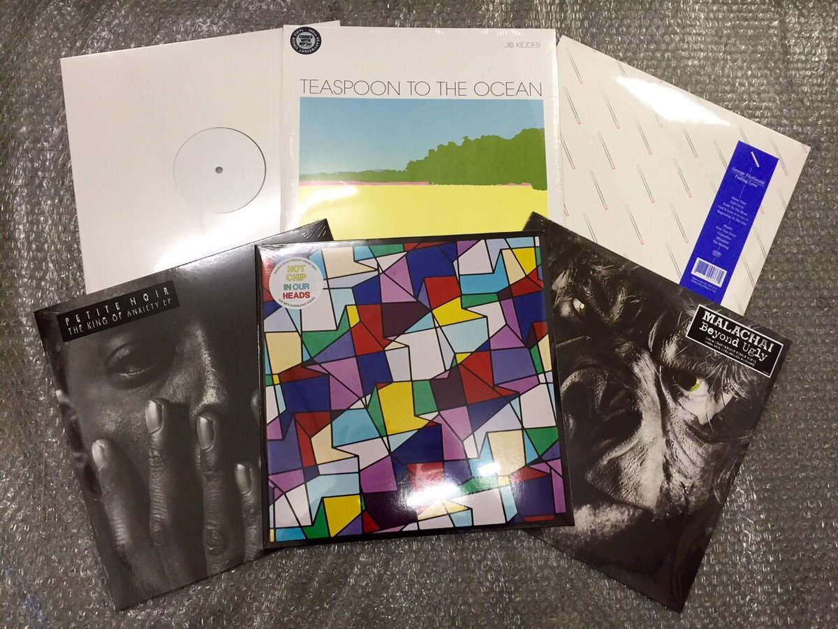 VinylMePlease's tweet photo. RT + FOLLOW @VinylMePlease + @DomMart for chance to win 6LP #vinyl pack from @Dominorecordco // Winner anncd 6p EST http://t.co/xU8NJNg5nX