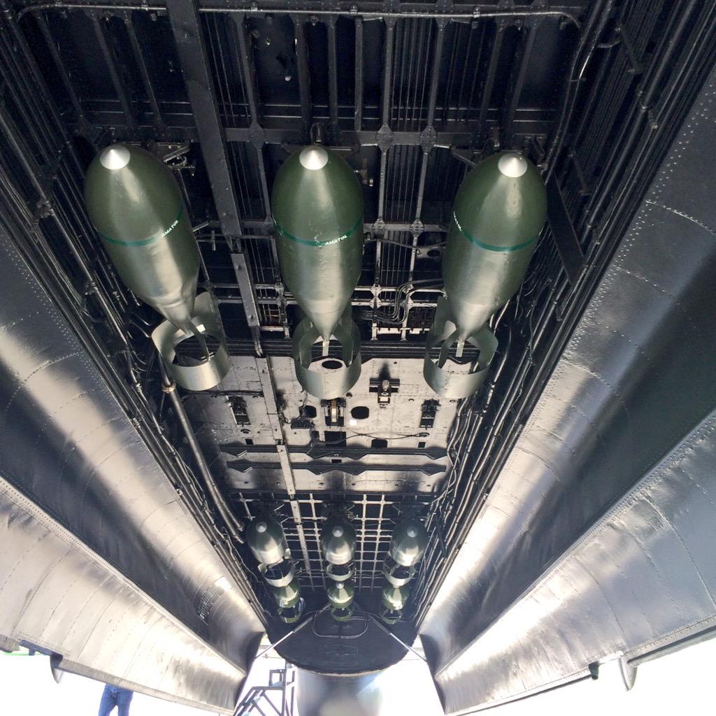 __9MAS__'s tweet image. #bombbay