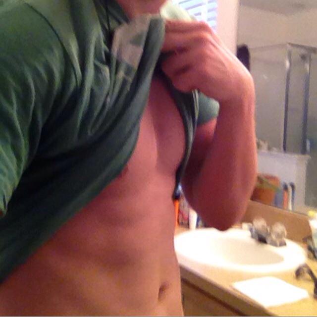 Thegeraldcrum's tweet photo. Been working out for my next feature film role #filmlife #workout #abs http://t.co/CpB2wWEQQc
