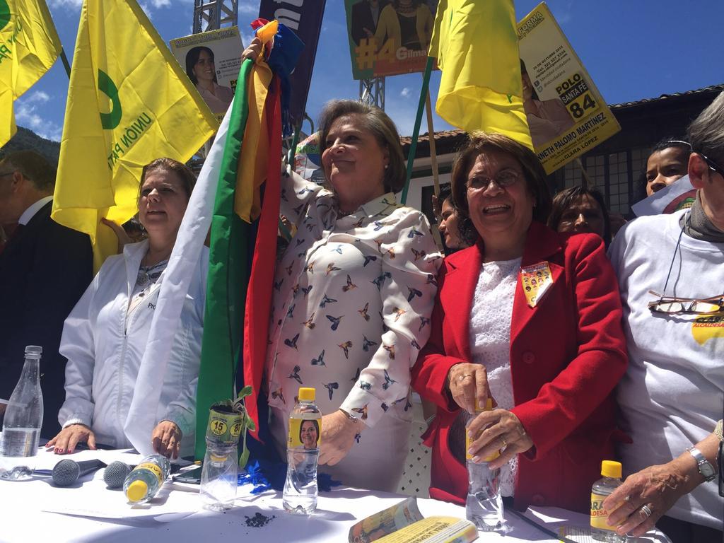 ClaraLopezObre's tweet photo. Vamos a proteger los páramos, las aguas y el medio ambiente. #PalabraDeMujer http://t.co/mxJS8sl2hP