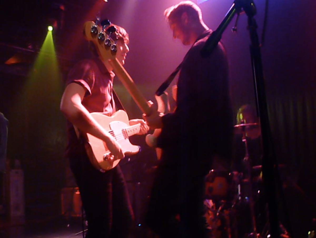 juliequips's tweet photo. 😀💬#KieranShudall & #SamRourke @CircaWaves confer during the intro to 😁#StuckInMyTeeth & agree to smash it.👊💥
Done. http://t.co/tCagmi3Kj9
